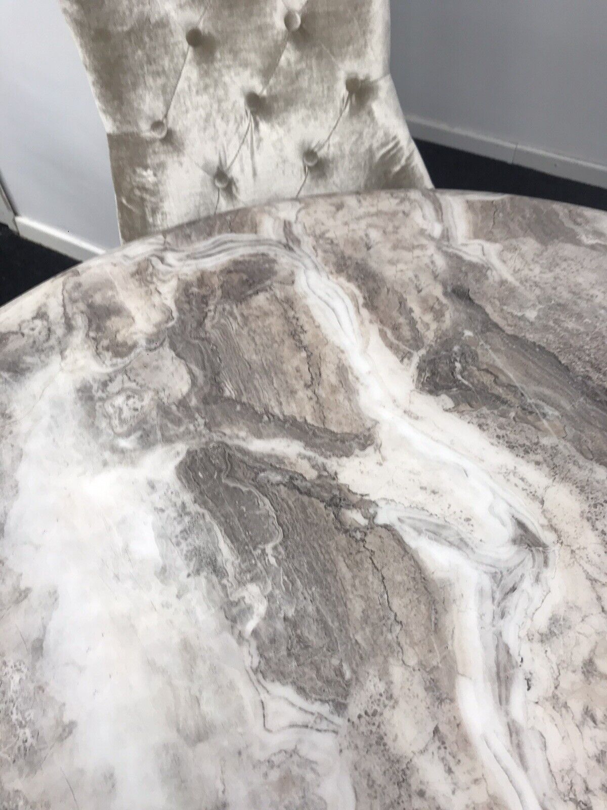 Chelsea 130cm Marble Round Dining Table With Shimmer Chrome Ring Knocker Chairs